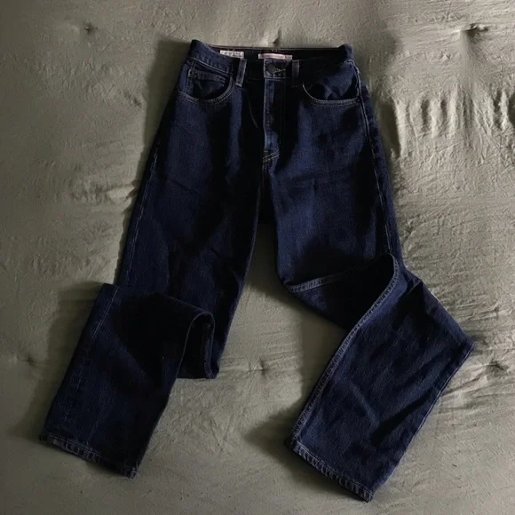Levi’s Slim Straight Hi-Rise Dark Denim Jeans - Picture 8 of 11